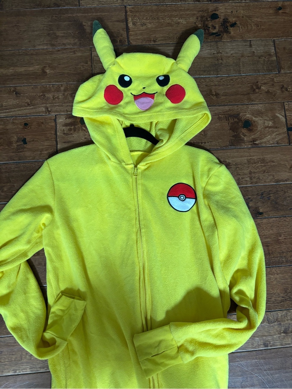 Adult Pokémon Pikachu One-Piece Hooded Jumpsuit Sz M - Picture 2 of 7